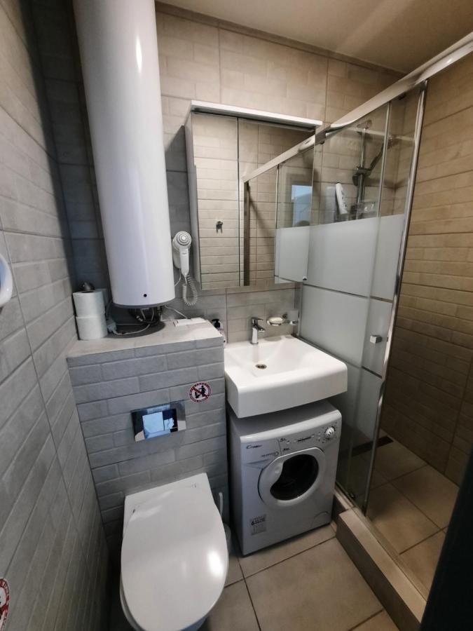 Посуточно Мини-Студия Метро Дорогожичи Киев Esterno foto